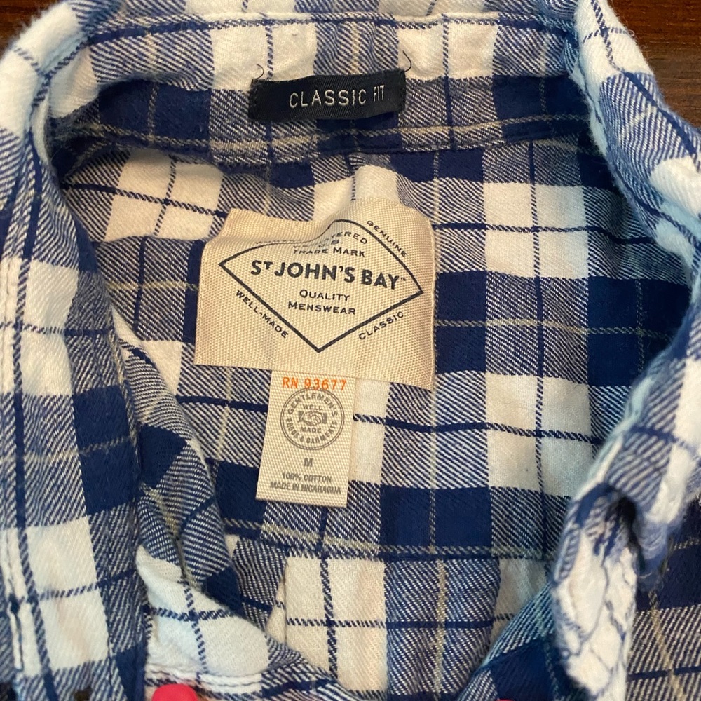 St. Johns Bay men’s Flannel Shirt - Medium